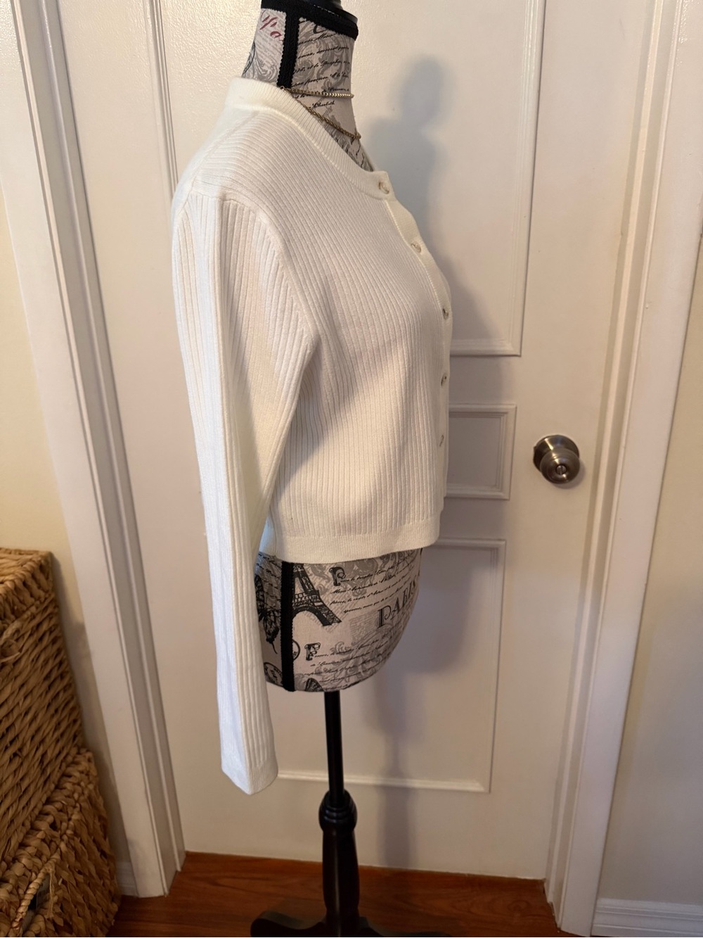 Jessica Simpson Ivory Ribbed Cropped Button Cardigan Sweater Small - Picture 5 of 13